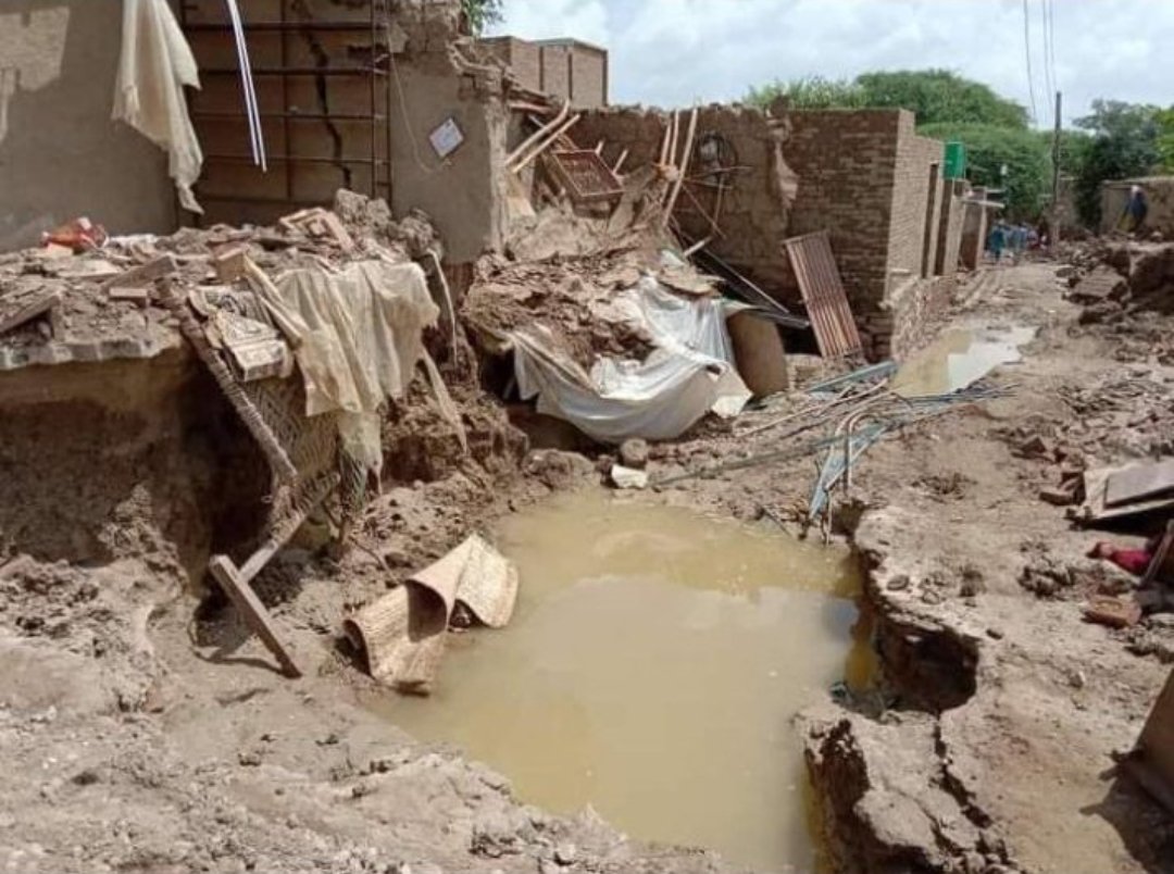 samikhan983's tweet photo. The disaster that took place there is beyond words Please be the voice for people of Taunsa #TaunsaNeedsAttention https://t.co/ul8wbfnWk9