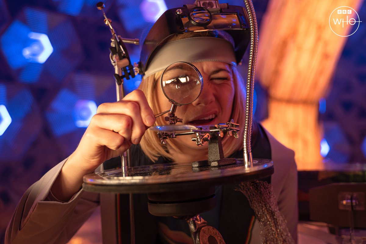 bbcdoctorwho's tweet photo. Trying to see who asked 🔍 #ThrowbackThursday https://t.co/XFIMODWJPy