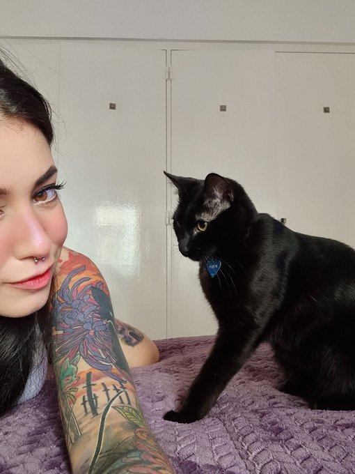 🐱🖤 https://t.co/plgTc6pP3n<a href="/tag/latex"class="tags"><span>#latex</span></a><a href="/tag/fetish"class="tags"><span>#fetish</span></a>
