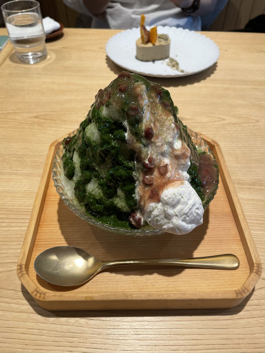 ayastepn8's tweet photo. 今日は表参道に行ってかき氷食べてきたよ🤗サラサラふわふわ密度高めのかき氷、めちゃ美味しかったよ🍧🤍神宮前【らかん・果】是非行ってみて😊お魚の丼も美味しかった🥹🐟夜涼しくなってから近所でSTEPN👟コンビニ寄ると良くないよね、お菓子買っちゃう😮‍💨💚 https://t.co/xpyc2HuLRu