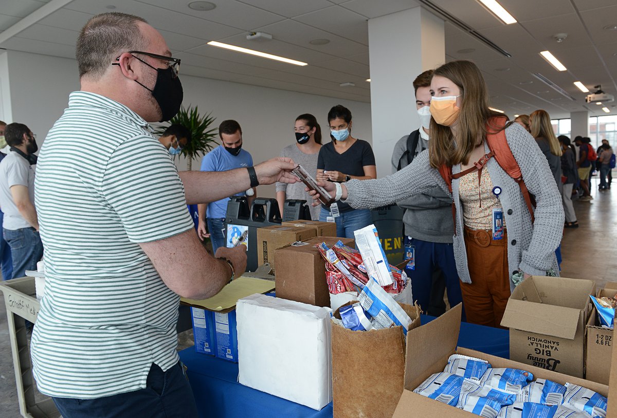 KUMedCenter's tweet photo. It's Hawk Week! We are excited to welcome students back to campus for the fall semester. Yesterday, the Office of Student Life hosted an ice cream social and activities fair on our KC campus, where students could learn about the medical center's 90+ student organizations. https://t.co/ubQsuVCeaz