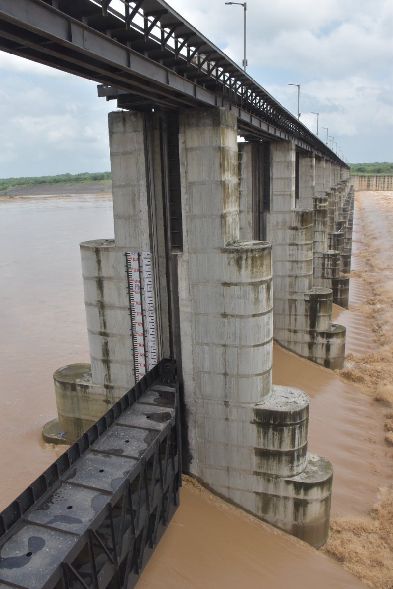 18-08-2022, સાંજે 6.00 વાગ્યાની સ્થિતિ

ગાંધીનગર: સંત સરોવરના સાત દરવાજા બંધ કરાયા, 14 દરવાજામાંથી વાસણા બેરેજ તરફ છોડાઈ રહ્યું છે 32,230 ક્યુસેક પાણી

લોકોને નદી કાંઠે નહીં જવા તાકીદ : સાવચેતીના પગલારૂપે જિલ્લાના અધિકારીઓ-કર્મચારીઓને હેડક્વાર્ટરમાં રહેવાના આદેશો

#Gujarat