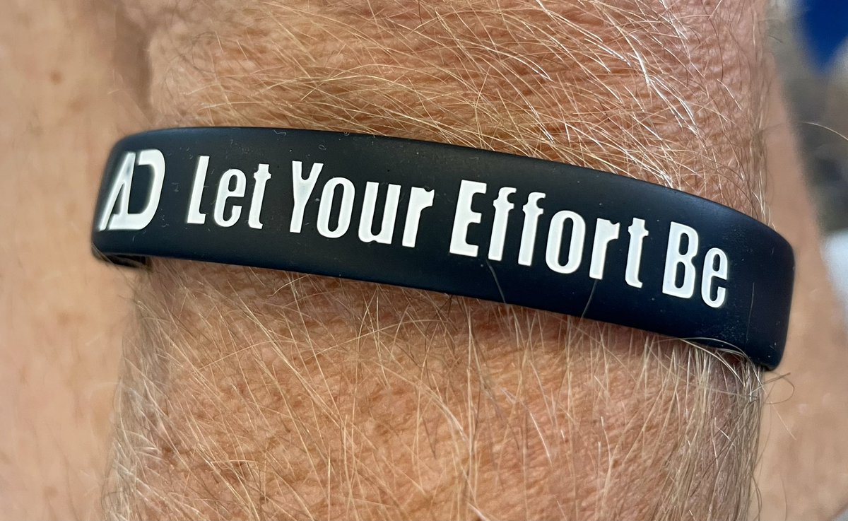 AthleteByDesign's tweet photo. This hasn’t come off of my wrist in over a decade.
Not always perfect at it but gives me a tangible reminder!
#GotToLiveIt https://t.co/j8UqVbhGue