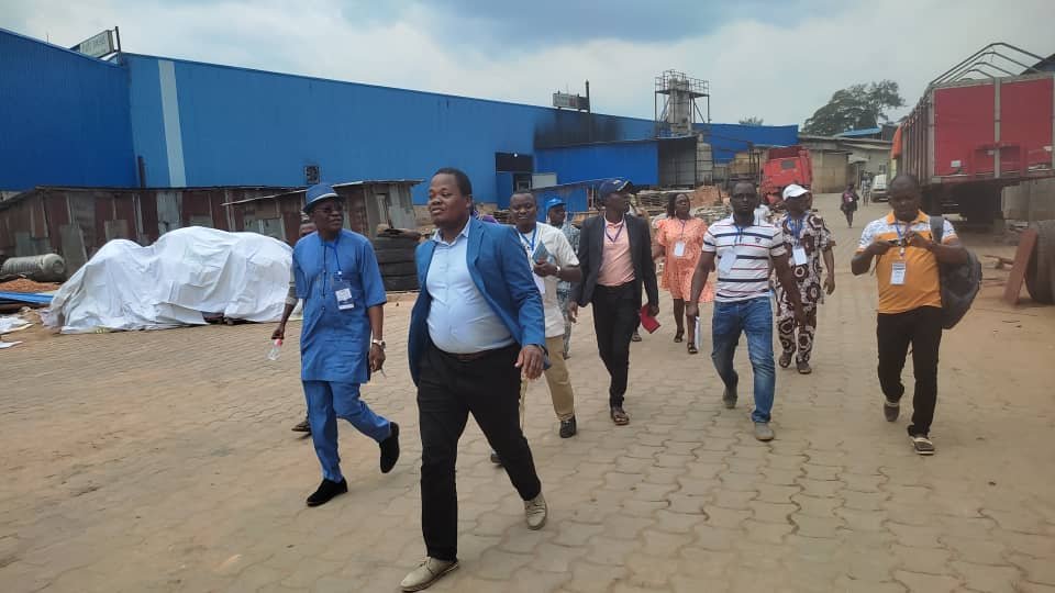 IFDCNWAF's tweet image. Comment relier les petits acteurs aux marchés? La formation se poursuit. Les participants sont en visite de terrain ce jour en vue d’analyser et de s'inspirer des expériences de liens producteurs et marchés. @FAO #PADAAM #ProCaR
@IFDCGlobal 
@OumouMCamara1 
@sayi_lema @AdodoAbalo