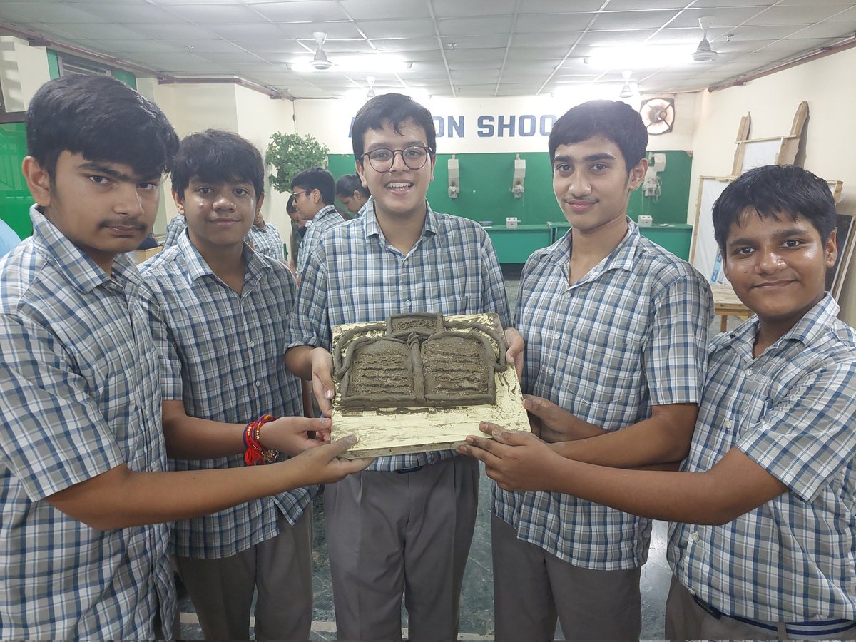 sodhisumedha's tweet photo. #Nobooks, #Nobag Learning still continues at Ahlcon International School on #baglessday #ArtIntegration done in Social Science, Students made French Political Symbols with Clay and highlighted the symbolic meaning in their story narration #NEP202 @y_sanjay @pntduggal https://t.co/Wz9PRUFgsi