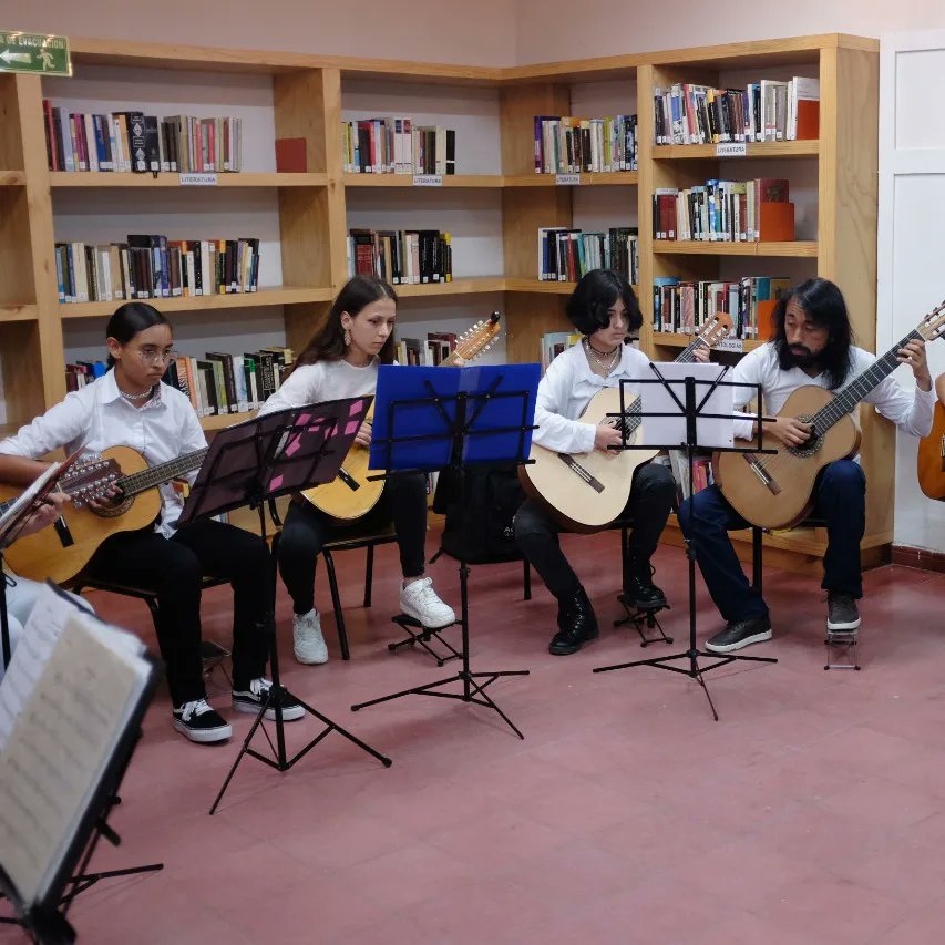 RuralEspiritu's tweet photo. Muchas gracias a la ESTUDIANTINA EL RETIRO y procesos de cuerdas del Centro Cultural Javiera Londoño por su hermosa presentación. 🤗🤗🤗
#AgendaCultural #Ruralidad #Campo
#lecturayescrituracreativa. #FomentoArtisticoyCultural #EducacionComplementaria #LaboratorioDelEspiritu https://t.co/9CxsCMs0pr