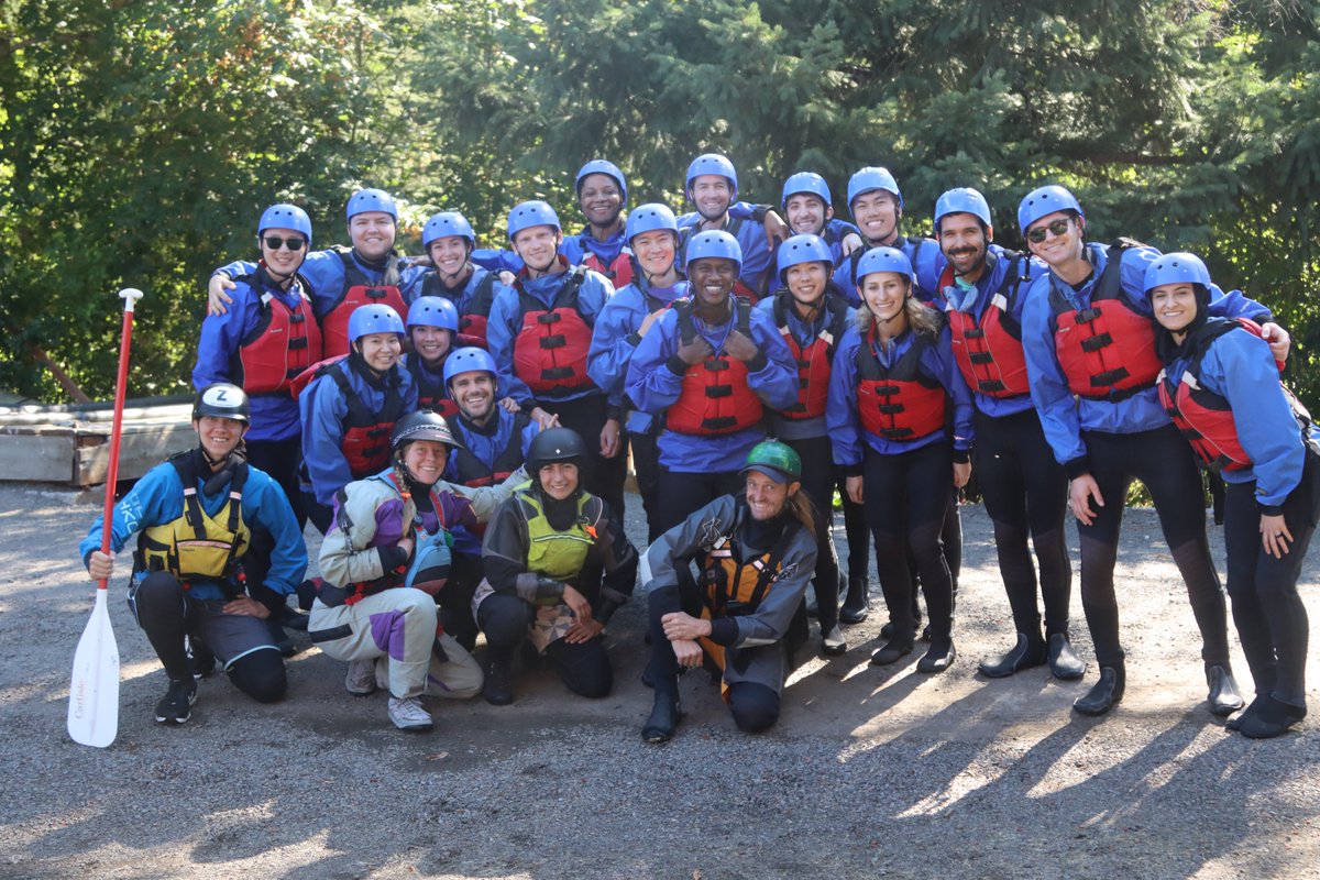 CaseyEye's tweet photo. Our residents shared a wet n’ wild adventure to remember while rafting down the Columbia River during a recent teambuilding event.  

#caseyeyeinstitute #ophthalmologyresident #ophthalmologyresidency https://t.co/iqBHU1tWXw
