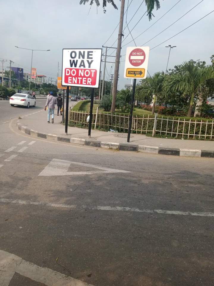 Famucoprints's tweet photo. What of if The Lagos State Government could have this type of signage in all one way in Lagos State, this will reduce the number of people falling victims of one way on daily basis that those vampires has turned to money making avenue. @followlasg @followlastma @MetTaskforce https://t.co/xZ18h6R3kn
