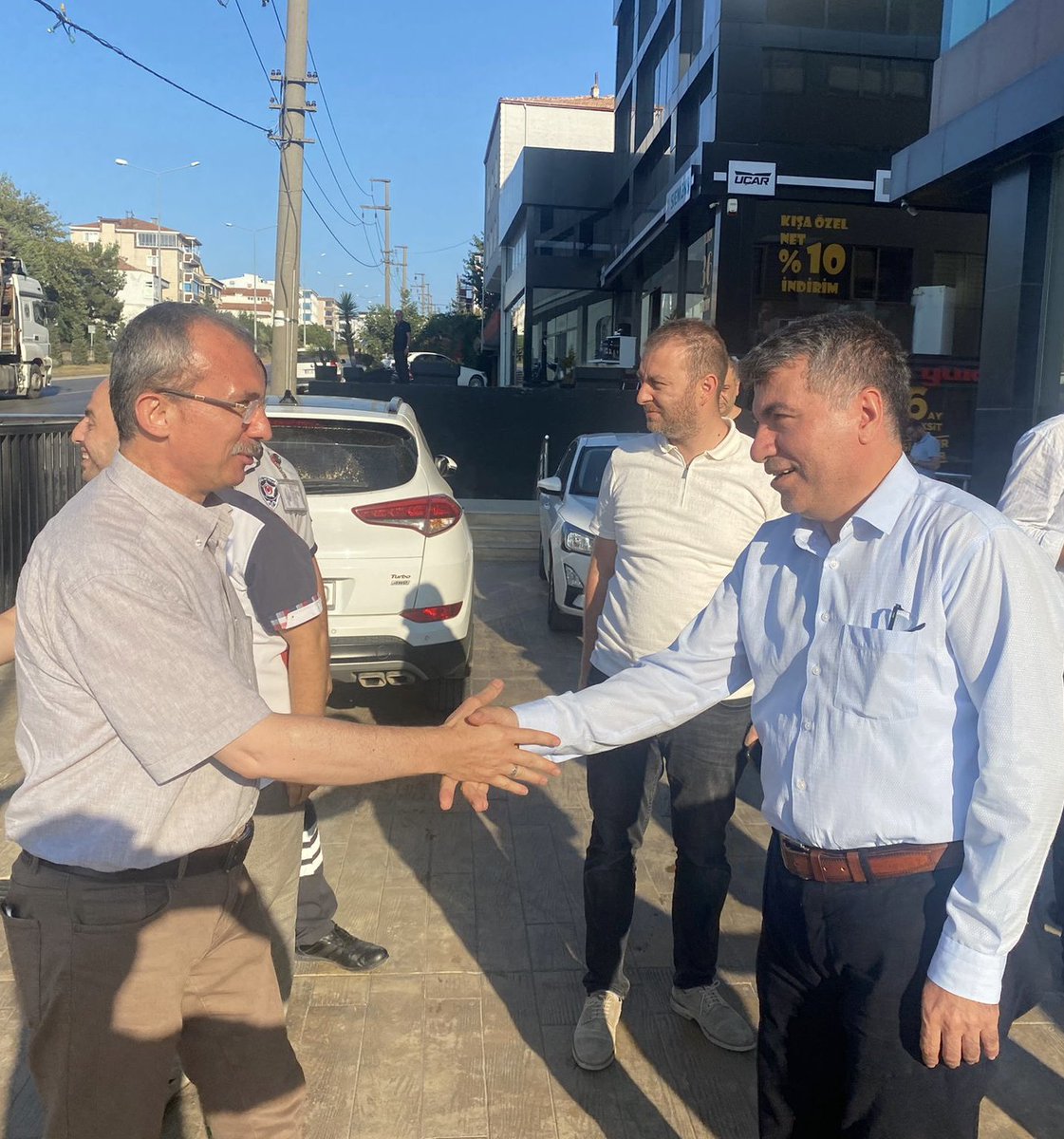 AvOrhanKIRCALI's tweet photo. 📍#Bafra

Akmercan Delta Doğalgaz Bölge Müdürü Mustafa Sezen'i ziyaret ederek Organize Sanayi Bölgeleri ile mesken alanlarında devam eden çalışmaları hakkında bilgi aldık, istişarelerde bulunduk. https://t.co/QjIcB87GFR