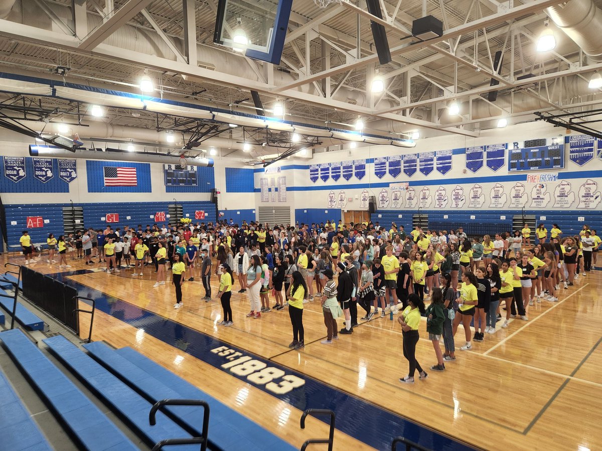 FalconLinkCrew's tweet image. We LOVED seeing our new freshmen Falcons today! What a great way to kick off high school with connections to our Link Crew leaders! @RHSFalcons  @BoomerangPrjct #LinkCrew