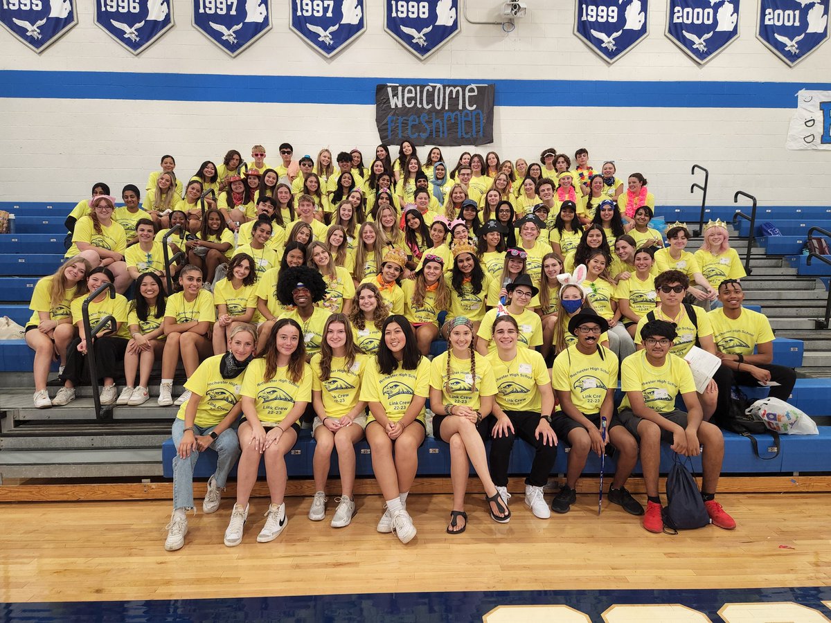 FalconLinkCrew's tweet image. We LOVED seeing our new freshmen Falcons today! What a great way to kick off high school with connections to our Link Crew leaders! @RHSFalcons  @BoomerangPrjct #LinkCrew