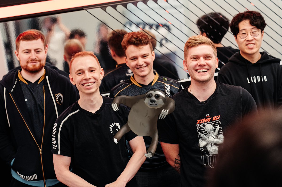 RCoops1978's tweet photo. @TeamLiquidCS Fixed

#MSpaint #NAFFa https://t.co/rODAVsF4od