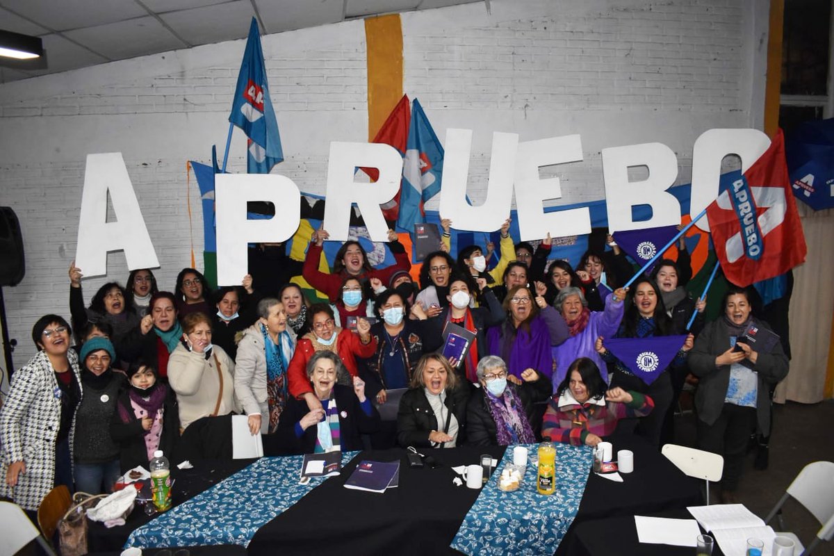 Las mujeres decimos #Apruebo! 💜
Gran jornada ayer en Lo Espejo conversando sobre la #NuevaConstitución! Este 4 de septiembre tenemos la oportunidad de avanzar hacia un Chile que nos proteja y en el que estemos en un plano de igualdad

#AprueboCreceUnido y con las mujeres 👏