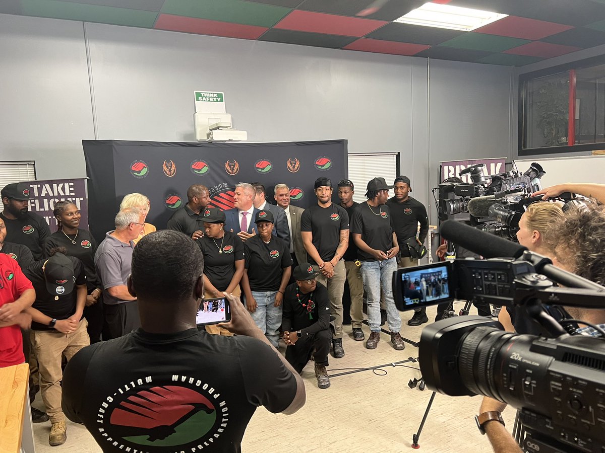 mcplanningdev's tweet photo. Proud to join @CountyExecBello in announcing a historic $400,000 grant to support @RocMapp from COMIDA’s Workforce Development Fund. MAPP pulls young men and women from the City of Rochester out of poverty, training and placing them in construction careers https://t.co/ZroXYHC2Xi https://t.co/rNvqZc1RWi