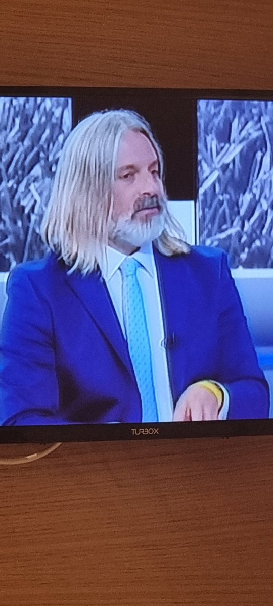 Jongere broer van #JohanDerksen op de Griekse TV als analist bij Apoel Nicosia vs Olympiacos
#VoetbalInside