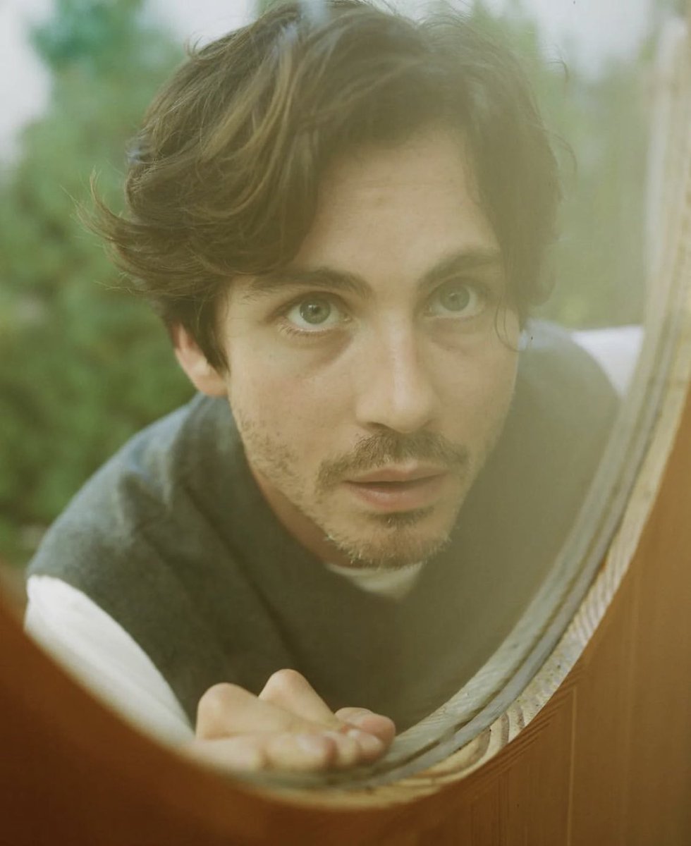 senseofrelation's tweet photo. new logan lerman pics just dropped 

the earth is healing https://t.co/Sk6sF9WZLs