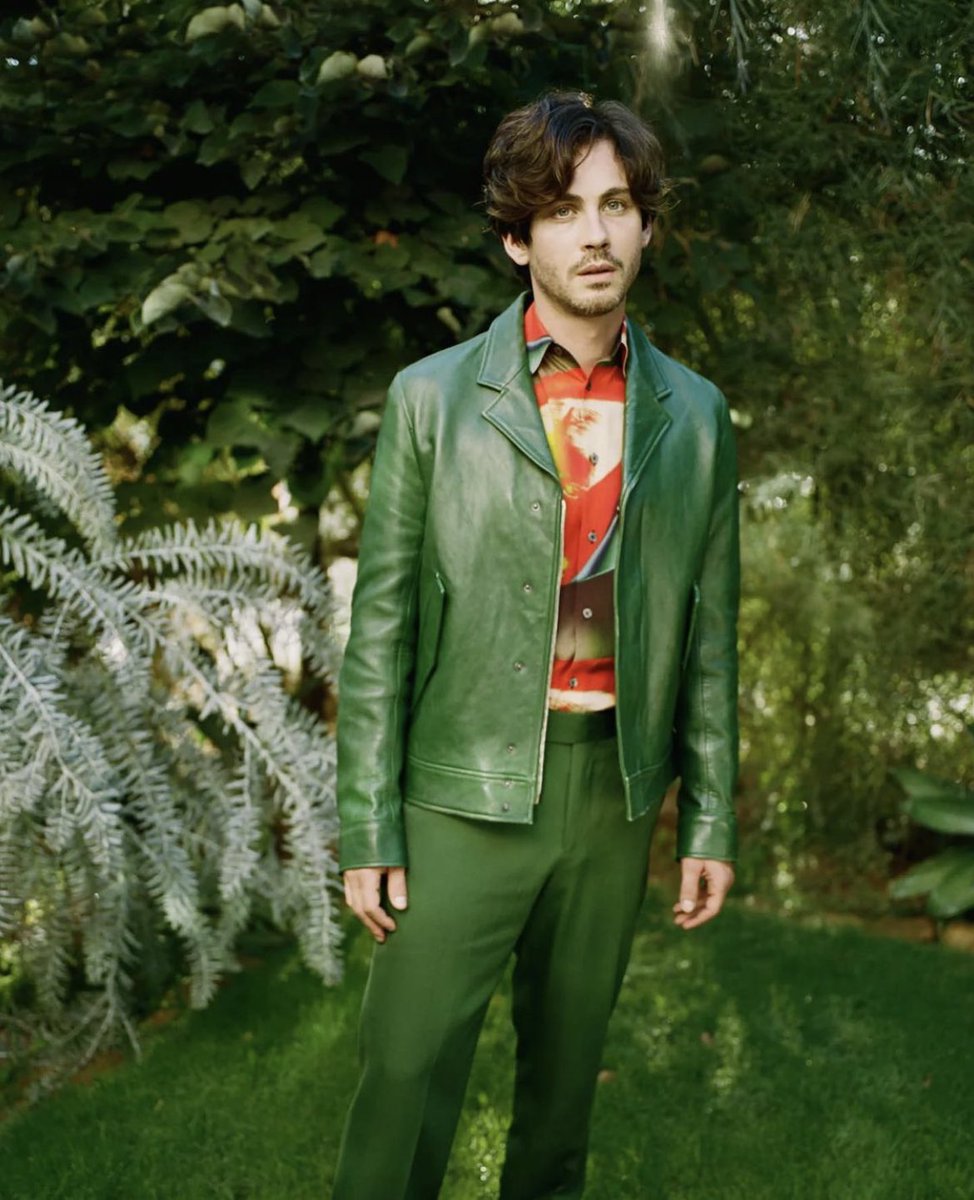 senseofrelation's tweet photo. new logan lerman pics just dropped 

the earth is healing https://t.co/Sk6sF9WZLs