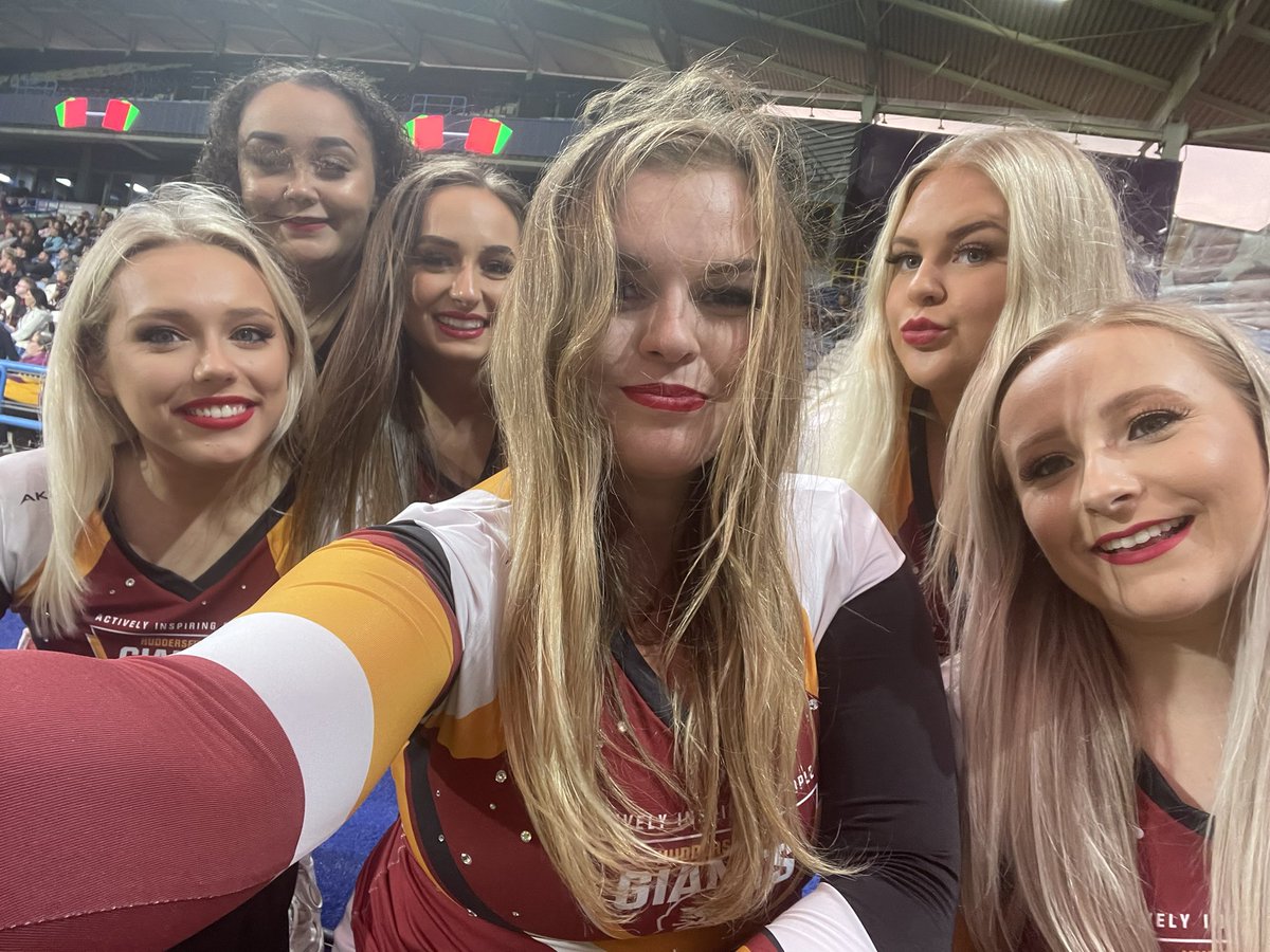 One half of tonight’s team❤️💃🏼 Sponsored by <a href="/RhodesCCS1/">RhodesClassicCarSpares</a> #COYG <a href="/Giantsrl/">Huddersfield Giants 🐮🔔</a> <a href="/GiantsCT/">Huddersfield Giants Community Trust</a> <a href="/GiantsWRL/">Huddersfield Giants Women</a>