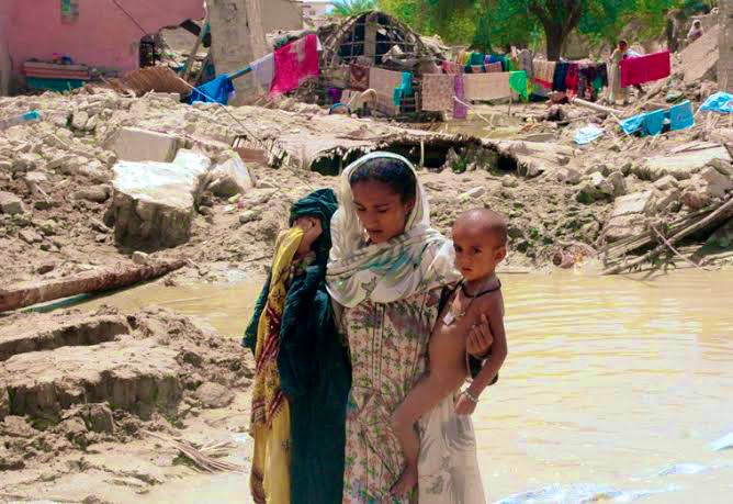 khubaib091's tweet photo. It's very heartbreaking to see people
in such suffering on the other hand
authorities are in deep sleep. They
don't have time for the real issues.  #TaunsaNeedAttention https://t.co/ikwHavsXxC