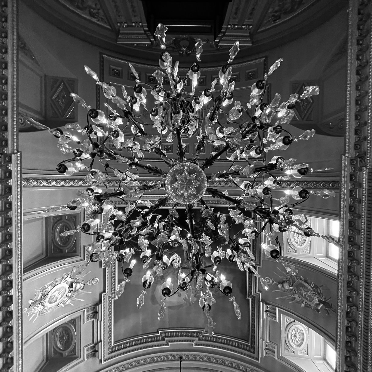 RobertChiorbeja's tweet photo. Royal Palace - #Bruxelles 

#Belgique #Brussels #Belgium #architecture #iPhone #iPhone12mini #blackandwhite #blackandwhitephotography #Monochrome #royalpalacebruxelles #photography https://t.co/DdRYyZ1DRp