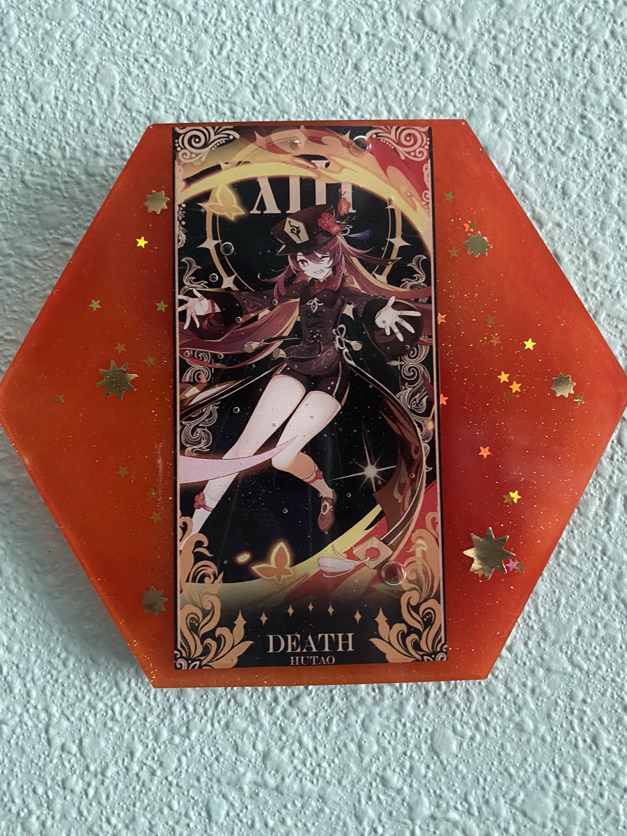 RealSummerFire's tweet photo. Made this #HuTao hanging #resinart it will be available at @AncientCityCon! #GenshinImapct #ancientcitycon https://t.co/zA9jiCdZgr