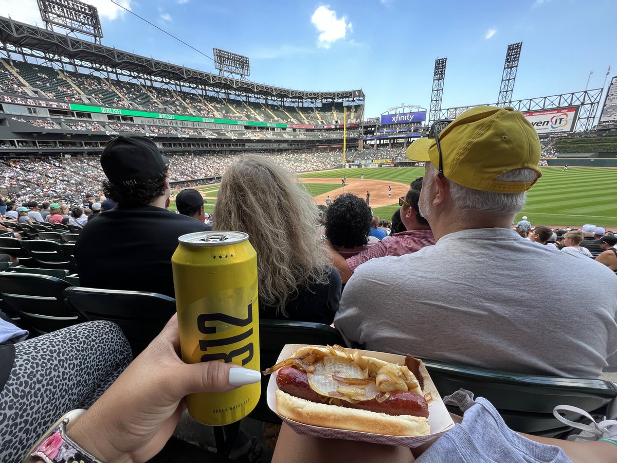 StadiumStephy's tweet photo. Round ✌🏽 of Ballpark Foods at Guaranteed Rate Field today…Polish with grilled onions and @GooseIsland 312! This combo yall 😮💨😮💨 #LevelUp #BallparkBucketList https://t.co/rKJqDQ56Jf