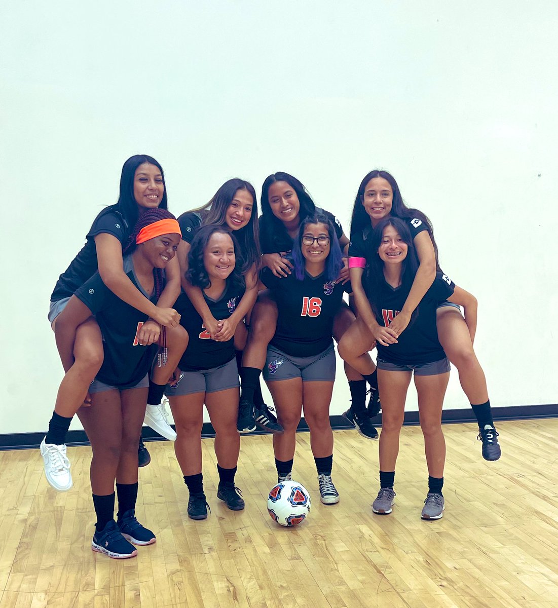 Sophomore Squad #mediaday #peanut