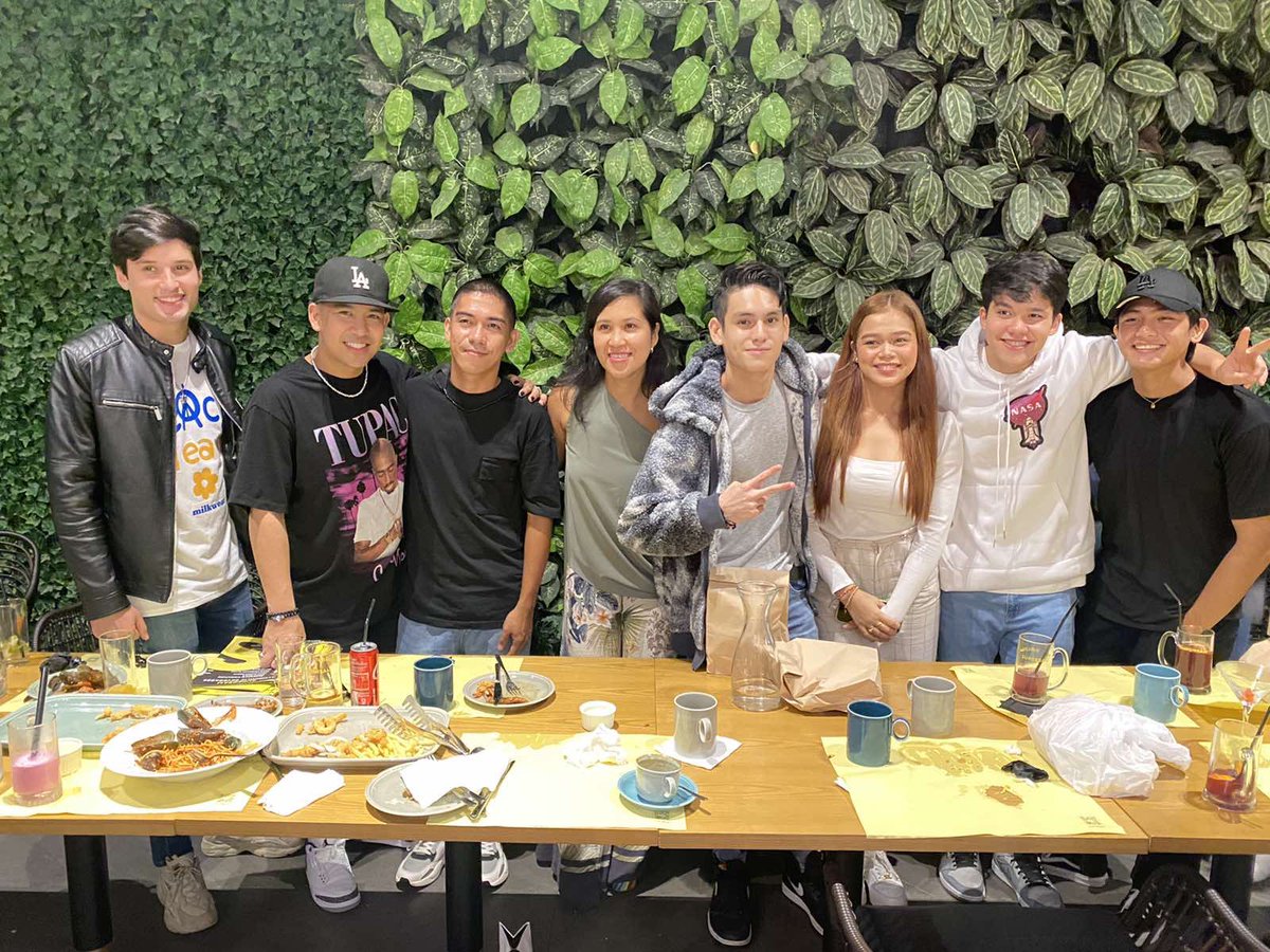 Thank you very much for coming kahit super short notice, Rob was so unaware of this dinner, he thought i will take them out for a quick bite. Mga mommies i love you for joining too. Beck Kejpi and Ben love u.