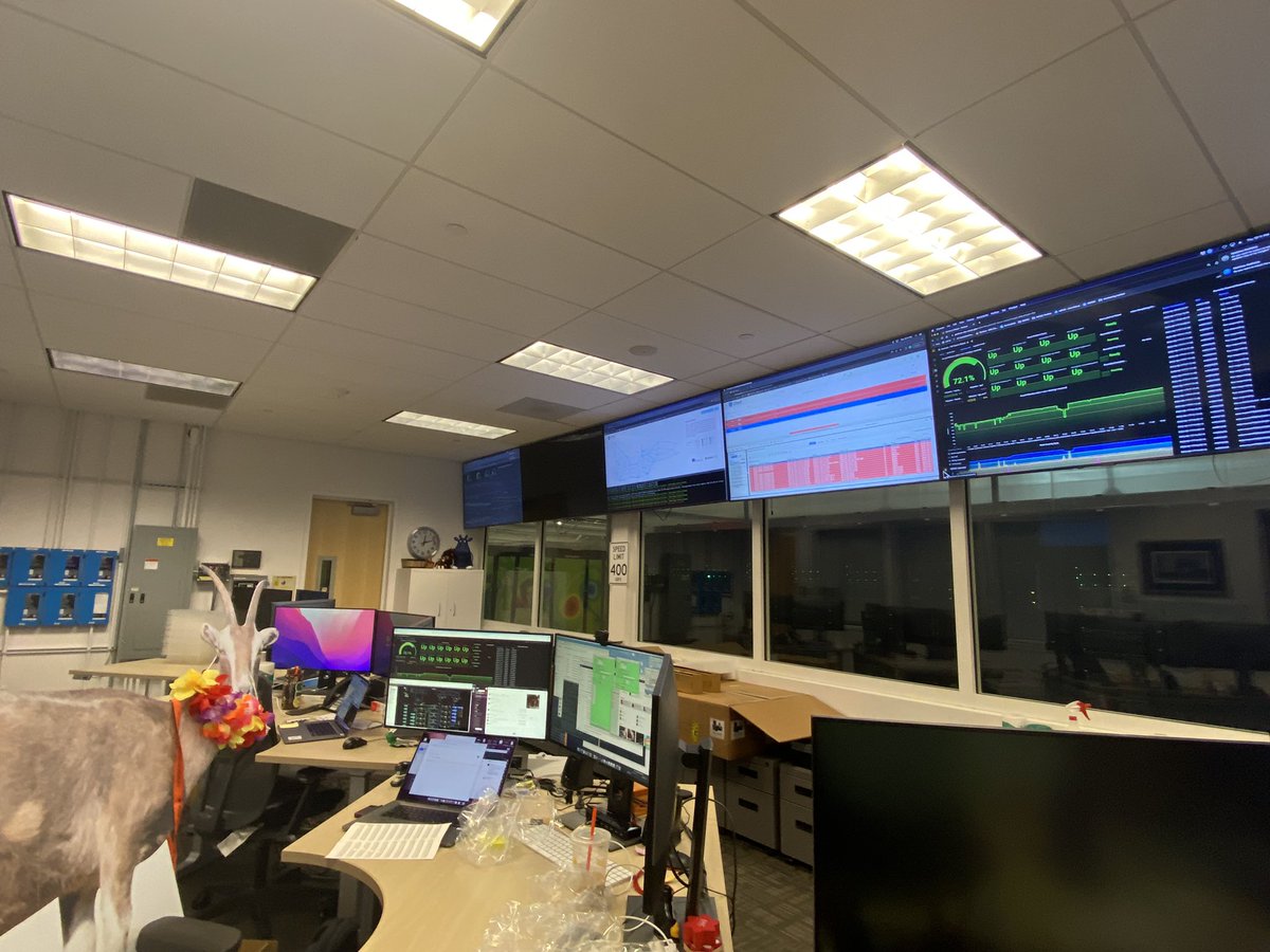 melrom's tweet image. The Berkeley Lab #SelfieGoat is on the loose! He came down to the @NERSC control room to learn about our Site-Reliability Engineers &amp;amp; made sure to visit our #Perlmutter supercomputer before being wrangled back into his pen. 
💙💛