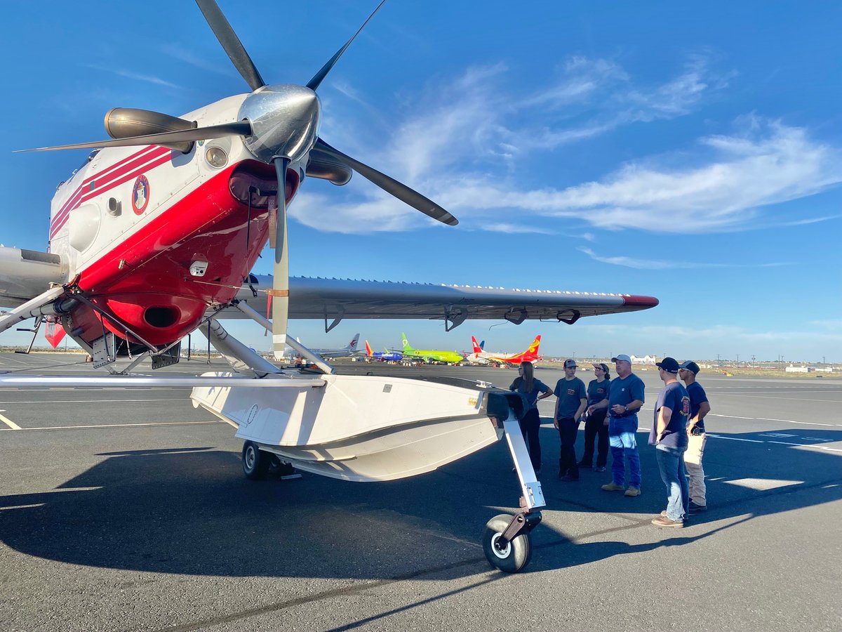 DauntlessAir's tweet photo. At the airport fire station in Moses Lake, our Chief Pilot and Director of Operations Jesse Weaver recently gave a tour of our #FireBosses to cadets in training. It was a great day in Washington! #fireseason2022 https://t.co/LYJrwESSBe