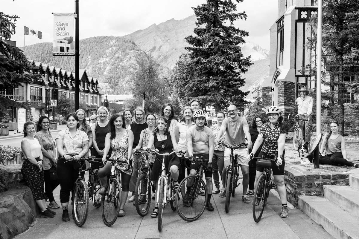 banffcentre's tweet photo. During those days, educational tourism was promoted as an ideal form of North American leisure. Our program calendars from the 1940s &amp; 50s abound with images of students cycling, canoeing, golfing &amp; hiking.

We re-created this #nowandthen 📷 with current Banff Centre staff. (2/2) https://t.co/SRcBw5ZVNc
