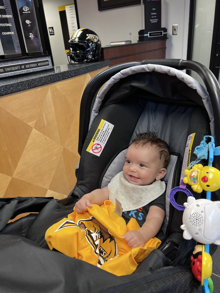 talktoKellygirl's tweet photo. My G'baby Kyland's first visit to @USMGoldenEagles and @SouthernMissFB #SMTTT #SeymoursSidekicks #GrowingupGold #trainupachild https://t.co/pIcUCxvWdb