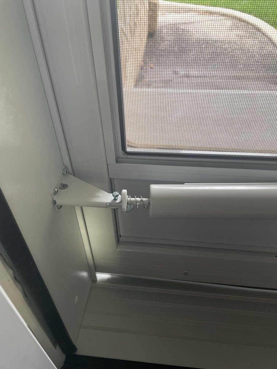 Whispaddy's tweet image. Has anyone had a screen door replaced and the company installed it with a hole at the side? I asked them to cover/fix the hole and was told that the door was installed to Manitoba standards. I feel its is an open invitation for rodents and insects to get in.