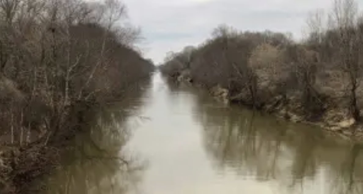 MissingCSM's tweet photo. A few hours later, her boyfriend says Jessica got out of the boat intending to walk back miles through marshlands to a bridge. She was never seen again.
If you have information please call 662-534-1943.
#disappeared #disappearance #jessicastacks #truecrime #truecrimecommunity https://t.co/VUhgnXCCIZ