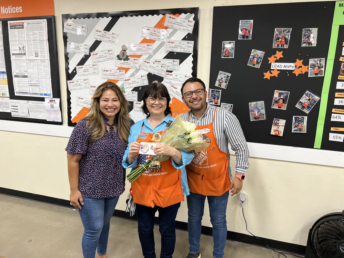 📢PSA📢 Specialist of the Month AND 💎 Diamond Award 💎 👏🏽👏🏽👏🏽 
Congratulations to Amy! Well Deserved‼️