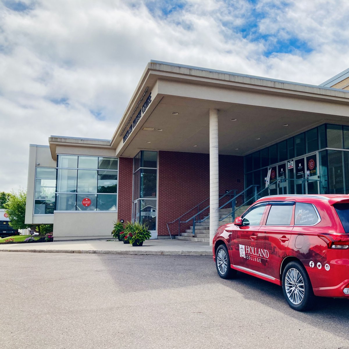 smartestkitchen's tweet photo. Please note that CSK will be closed tomorrow for the #GoldCupParade in @CharlottetownPE: find our @HollandCollege friends along the parade route! Enjoy the long summer weekend ahead🌞#WeKnowFood #PEISummer #HolidayWeekend #PEI #Culinary #FoodScience #Business https://t.co/jZiEZi8SWN
