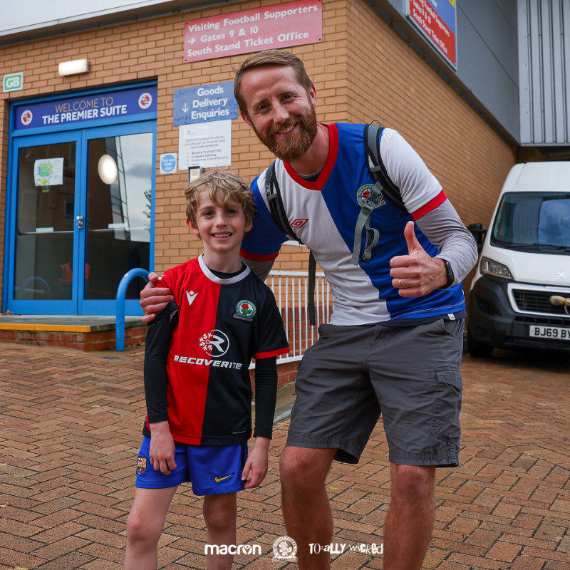 Rovers's tweet photo. 📸 Fan Gallery: Brilliantly backed in Berkshire!

Over 1,200 of you joined us in Reading yesterday, can you spot yourself?

#Rovers 🔵⚪️
