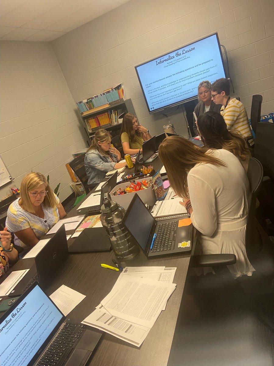 CathyHWhitehead's tweet photo. Doesn’t get much better than a #PrepareToTeach session internalizing @ELeducation lessons WITH text at the center! Teachers digging into knowledge, content, questions,scaffolds. They’ve now looked at a close read that spans an entire week of lessons in ONE PLC! #CurriculumMatters https://t.co/iJVXg7ELHP