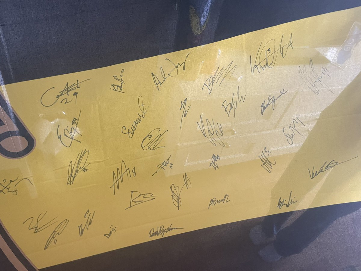 IgsSir's tweet photo. Världens finaste förening 💛🖤 https://t.co/Ogbe2LvztW