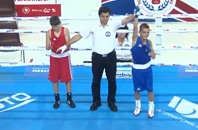 EURO FINALIST!🥊

Under 40kg – Harry Scadeng beat Fleseriu Alexandru (Romania) by a unanimous decision 👊

Fabulous, Harry! Next stop the final! ⚡️🏴󠁧󠁢󠁥󠁮󠁧󠁿 

#englandboxing #schoolsboxing #euroschools2022 #teamengland