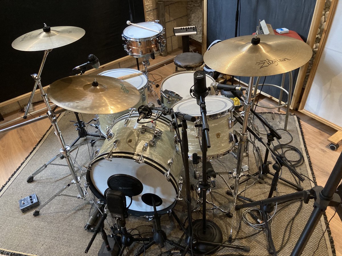 Bada zeozer martxan, aspaldiko partez…