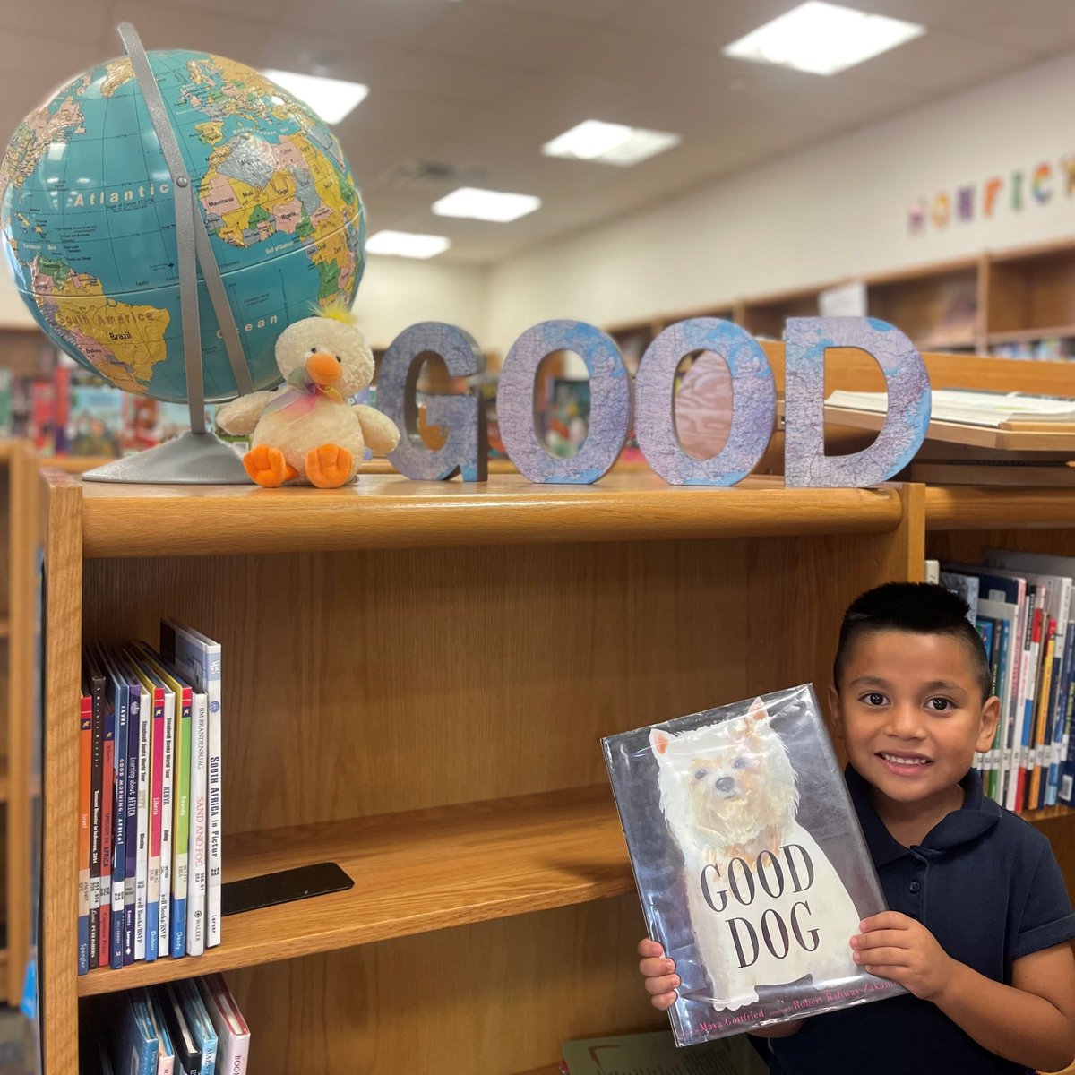 goodgators's tweet photo. GOOD readers make GOOD connections! 📚👓🐶🐕💚🐊✨🌟 #CFBProud #WorldChangers @CFBISD @DrChapmanCFBISD @drdanawest @susanmachayo @AgueParedes @TrevinoTweetsED @mayabidaya https://t.co/ARjBUQRjdo
