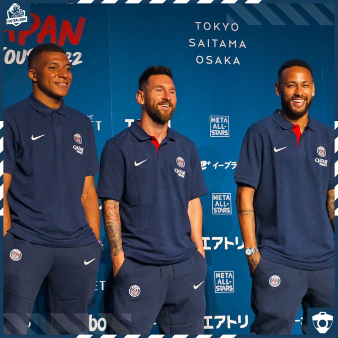 Footballogue's tweet photo. Wayne Rooney sur Mbappé 😳

"Un joueur de 22-23 ans qui donne un coup d'épaule à Messi. Je n'ai jamais vu ego plus grand que celui-ci de ma vie. Que quelqu'un rappelle à Mbappé que Messi, a 23 ans, avait trois Ballon d'Or."

(@DeparSports) https://t.co/0R1wWKdTUf
