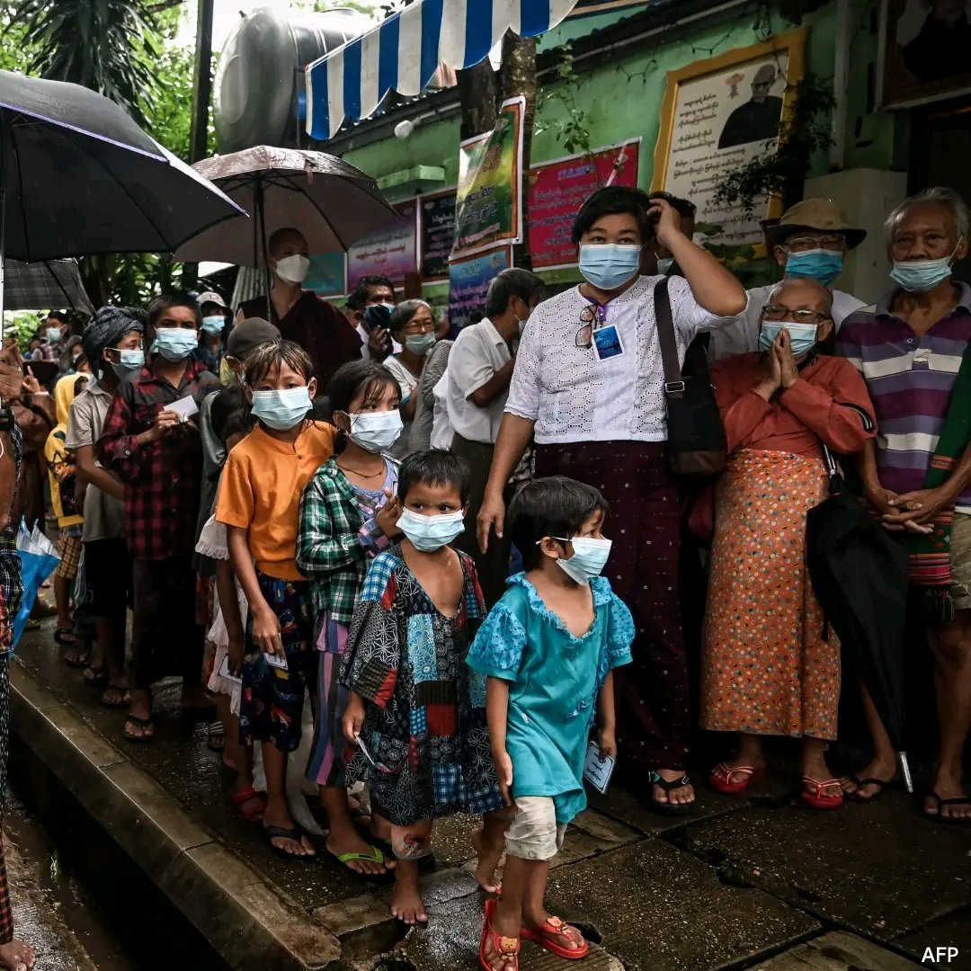 minn_robert's tweet photo. #WhatsHappeningInMyanmar 

Facing with economic collapse under the genocidal junta.

If this is the situation in Yangon, imagine about the ethnic area....

#2022Aug18Coup https://t.co/shH8J0fAyG
