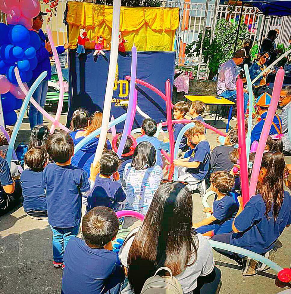Corafam_PDI's tweet photo. Las sedes Corafam, Arica, Antofagasta, Los Ríos y Aysén, celebraron el Día de la niñez, junto a los más pequeños de la región. #familia #pdi #Corafam https://t.co/OIueKxqLSr