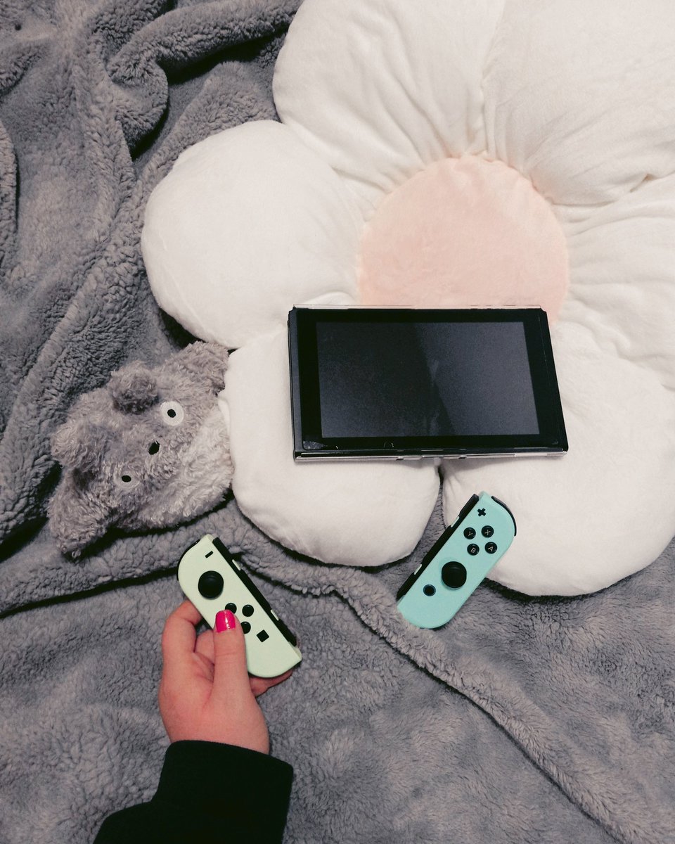 hvneyymilk's tweet photo. Good morning and welcome to my new gaming twitterโ๏ธ๐ค My name is Jae and I'm a 20 yo cat mom of 2๐ You can follow me on Instagram @hvneyymilk !
--------
tags
#gaming #gamergirl #gamer #ACNH #acnhswitch #acnhnintendo #acnhnintendoswitch #cozygaming #cozy #gamingaesthetic https://t.co/LTPTXB1UaZ