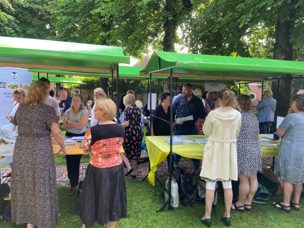 ErfgoedloketGn's tweet photo. In deze nieuwsbrief: Uitnodiging inloopbijeenkomst 15 september, komt u ook? Verder: informatie over subsidieregelingen, en duurzaamheidsadvies, terugblik Erfgoedloketfair, 10 jaar na Huizinge: een maand lang actie en nog veel meer- https://t.co/Z9loR8Mgpd https://t.co/KDB8q42EyF