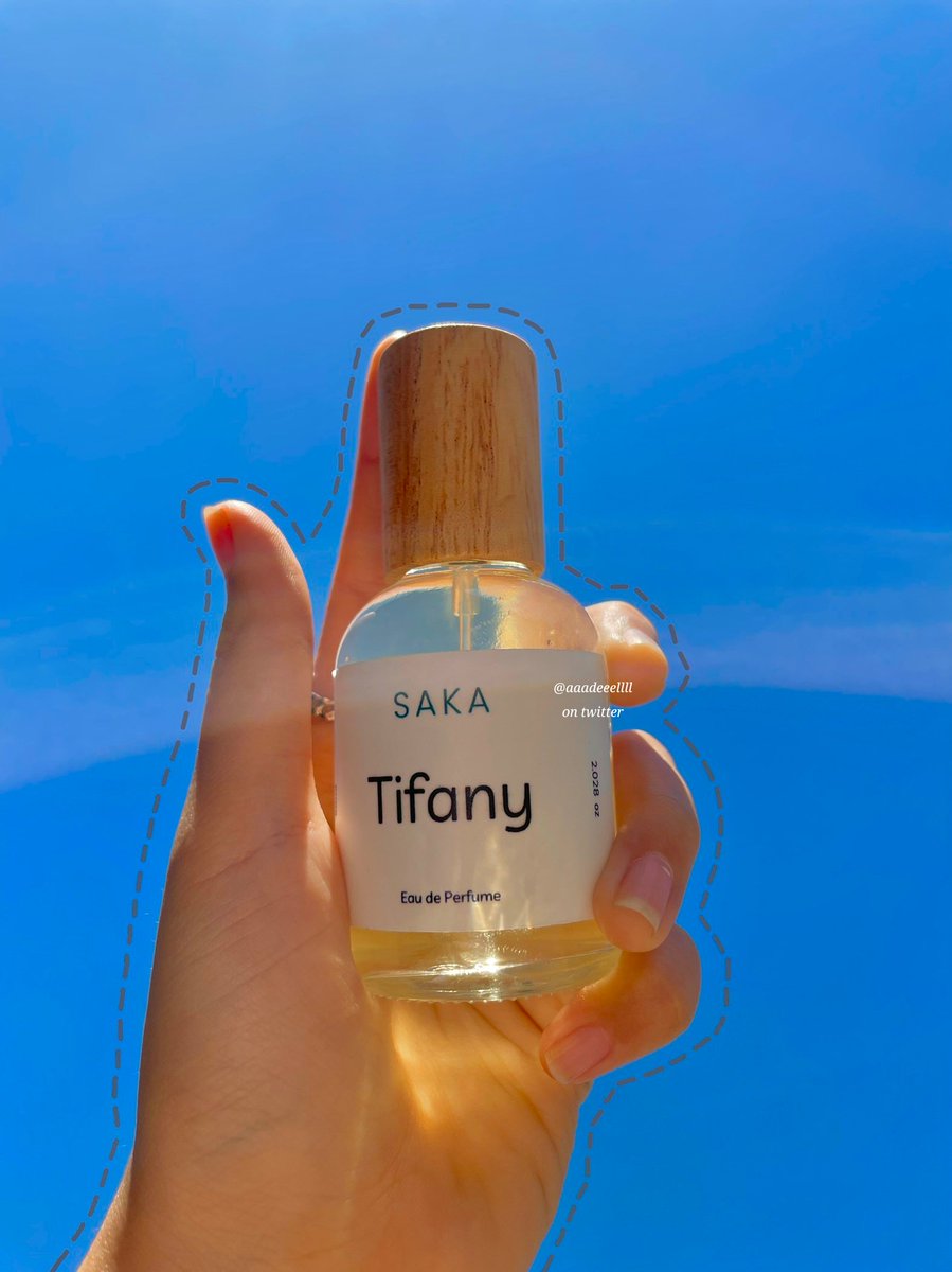 <a href="/ohmybeautybank/">📌 GIVEAWAY ON PINNED✨</a> PLIS COBAIN INI NDER, cocok buat yg ngga terlalu suka manis, ngga bikin pusing, wangi bunga powdery bgt ngga ada kesan nyegrak, wangi feminim high class gitu, awet pol pake main trus bajunya kugantung masi wangi, mamaku sampe pengen😭💗
aku drop review lengkapnya dikomen ya♡