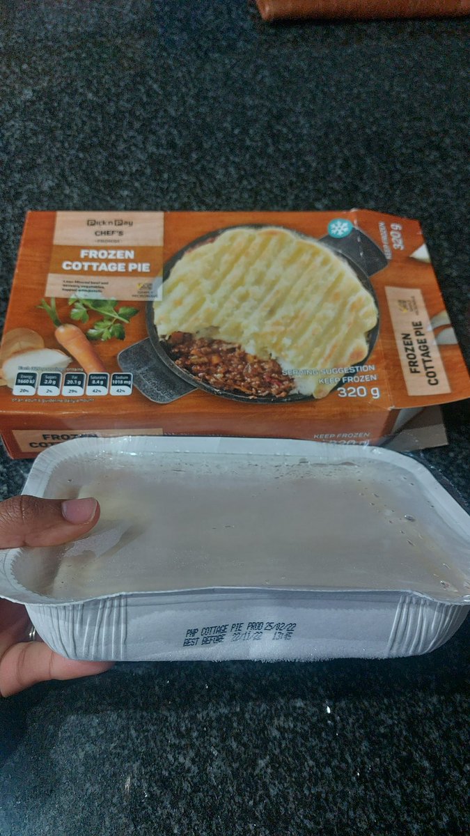 ShimmyRhode's tweet photo. @PicknPay why are your Frozen oven meals in paper and not aluminum/foil? I've emailed you to alert you about this but didn't get a response and it's been 2 months. The instructions for oven baking says one should only remove the plastic film. It's a hazard. https://t.co/nUbhG3PJvl