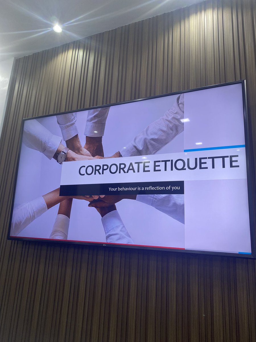 mydigikolo's tweet photo. Our Knowledge Sharing Session (KSS) today was about “Corporate Etiquette”, it was taken by our Head of Legal, Martins Bakare.

Major take home from the session is:
Your behaviour at work place creates an everlasting impression of you.

#digkolo #kssthursday #corporateetiquette https://t.co/Nq8LPnUc6O